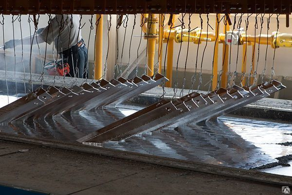 Защитные и декоративные покрытия сталей и сплавов, способы их нанесения, применяемость