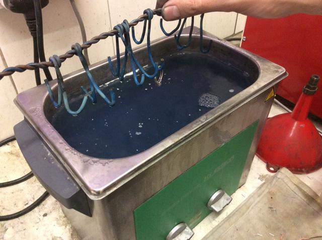 Ультразвуковая ванна своими руками: схема генератора, как собрать самодельную конструкцию, продукция для чистки форсунок, как сделать самому