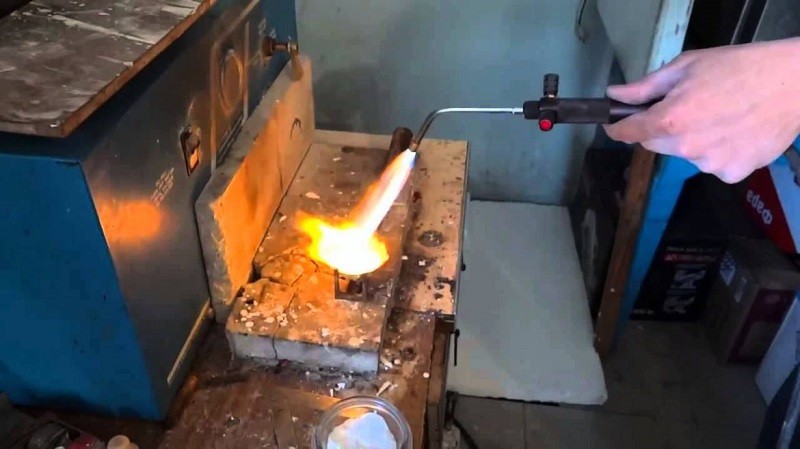 Самодельная индукционная печь для плавки металла своими руками: схема и видеоинструкция