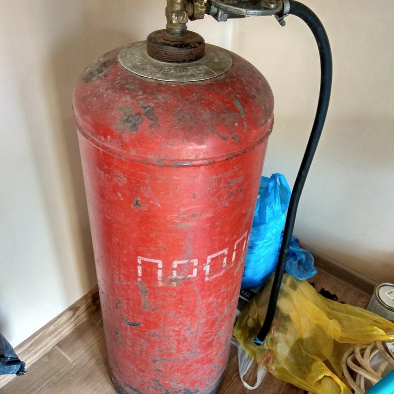 Сервис-газ заправка баллонов пропаном и техническими газами.