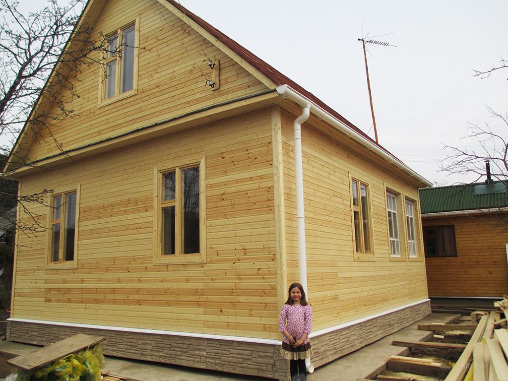Реконструкция деревянных домов: старого дачного, деревенского дома в деревне