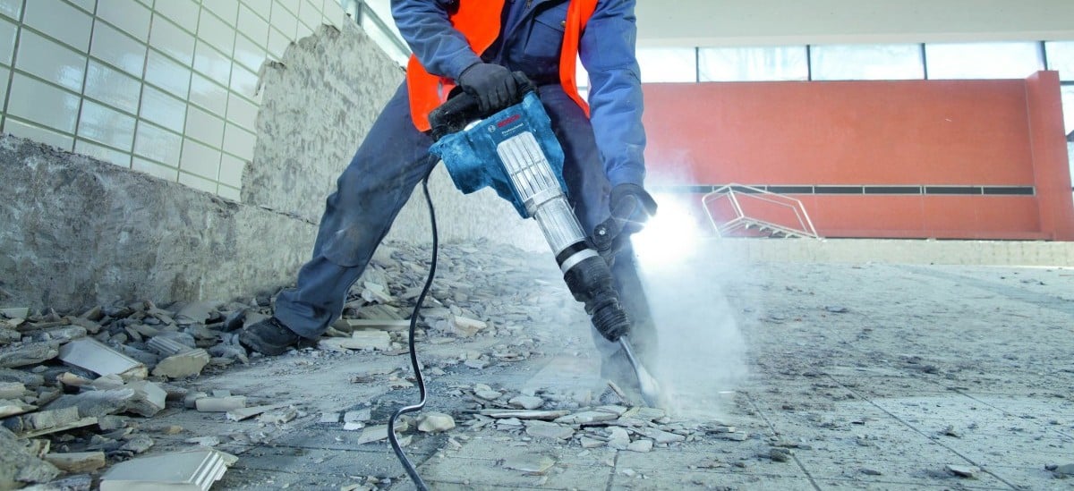 Как демонтировать бетон на своём участке?