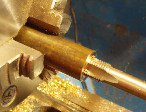 Нарезка резьбы на водопроводной трубе: инструменты, подготовка и способы