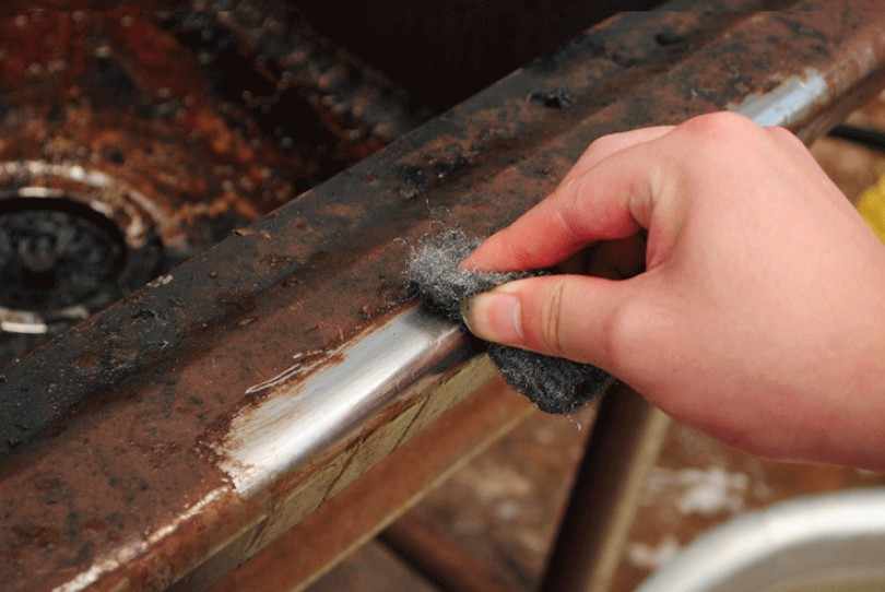 Как убрать ржавчину: как можно быстро удалить, чем лучше обработать и почистить железо, отмыть и оттереть другие поверхности?