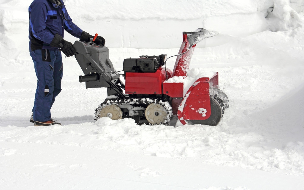Снегоуборщик из культиватора – подготовка и порядок действий при изготовлении