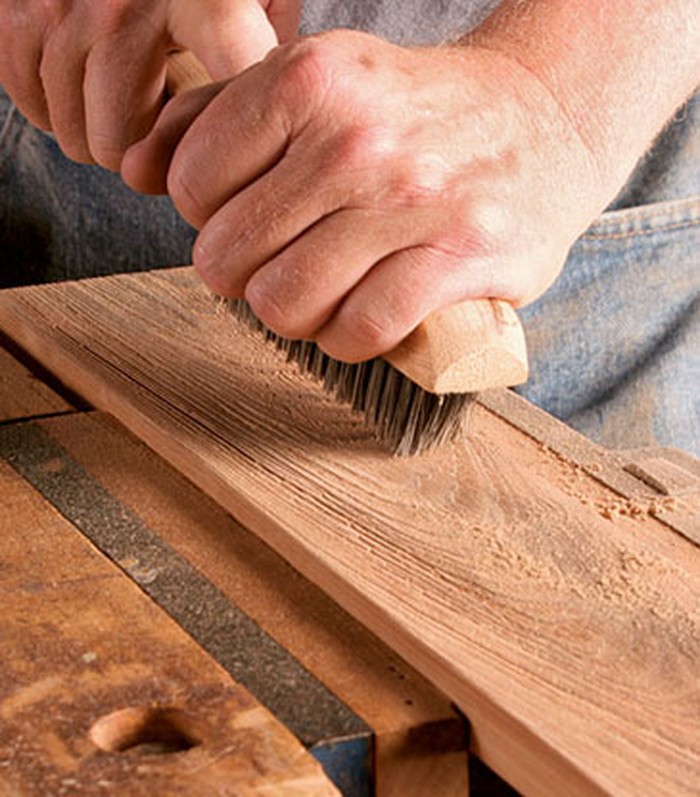 Браширование древесины своими руками: особенности процесса, назначение, подбор инструментов :: syl.ru