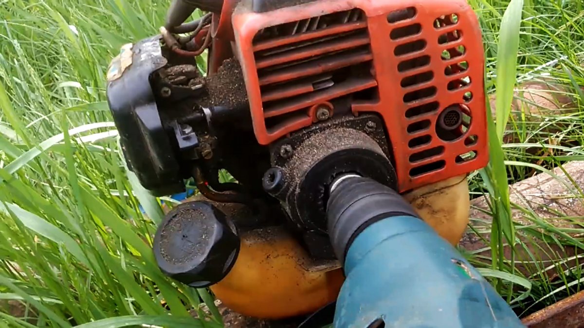 Газонокосилка бензиновая ручная: косилка для травы, как завести триммер, как работает сенокосилка и мотокосилка, устройство травокосилки