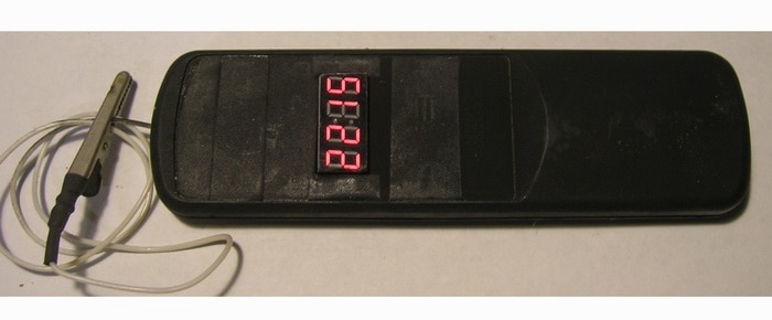 Электронный тахометр с функциями для токарного или фрезера