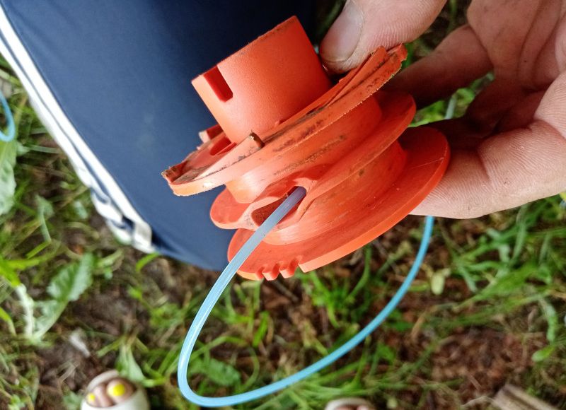 Как намотать леску на катушку триммера - подробная инструкция -2021- википедия - instrument-wiki.ru