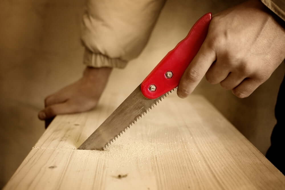 Ножовка по дереву с мелким, средним и крупным зубом: как правильно выбрать