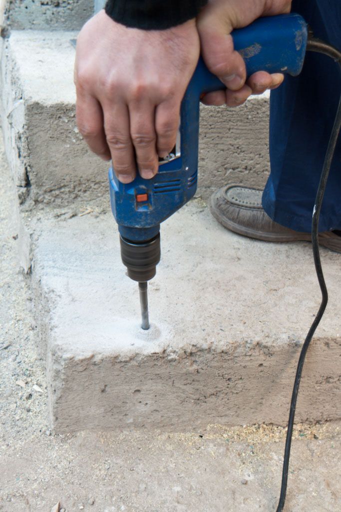 Технология сверления бетонной стены без перфоратора