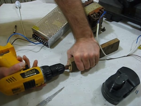 Как переделать аккумуляторный шуруповерт в сетевой (220в) своими руками