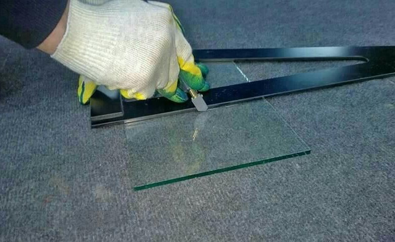 Как разрезать рифленое стекло в домашних условиях