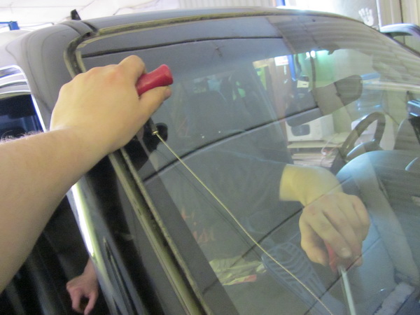 Как происходит замена стекол на авто