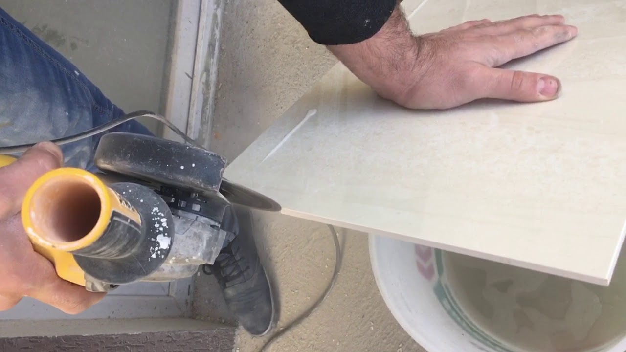 Как подрезать кромку плитки ровно под 45°