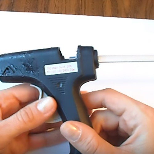 Время создавать красоту с термопистолетом для рукоделия: как выбрать клеевой пистолет и научиться им пользоваться