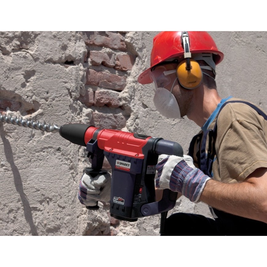 Чем сверлить бетонную стену: советы по выбору инструмента