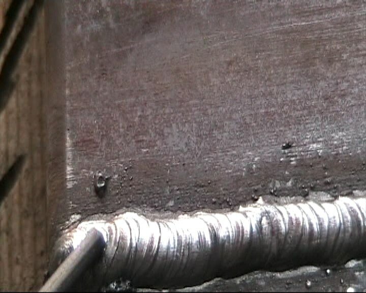 Как проводят сваривание изделий из тонкого металла при помощи электродов