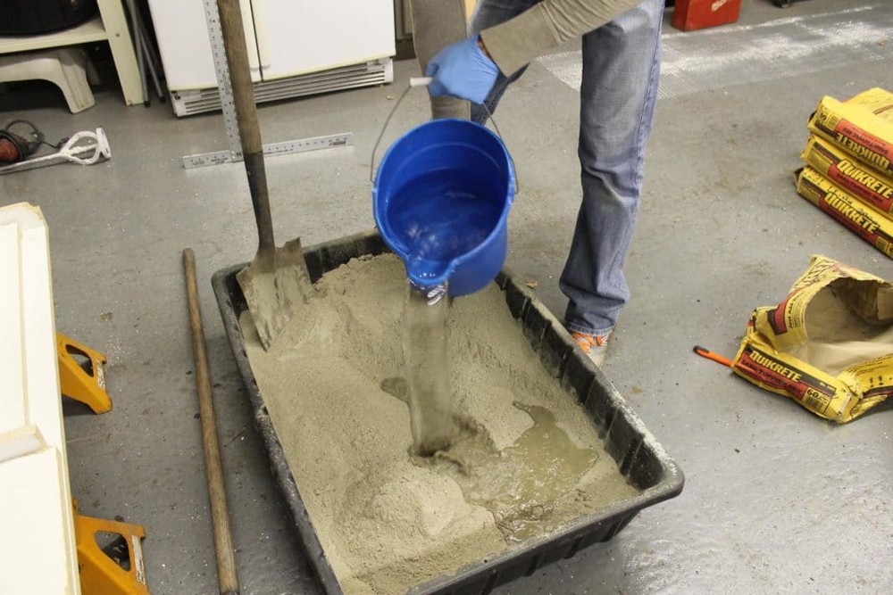 Работа с бетономешалкой: приготовление бетона, очистка от застывшего цемента, ремонт своими руками