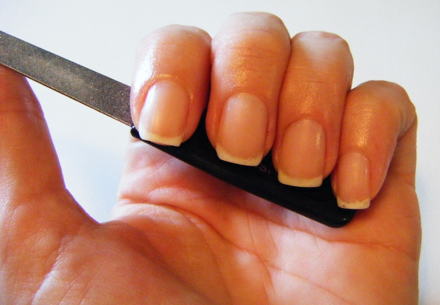 Как сделать форму ногтей "миндаль" в домашних условиях: как правильно пилить ногтевую пластину, какие нужны инструменты, как придать интересный дизайн, видео