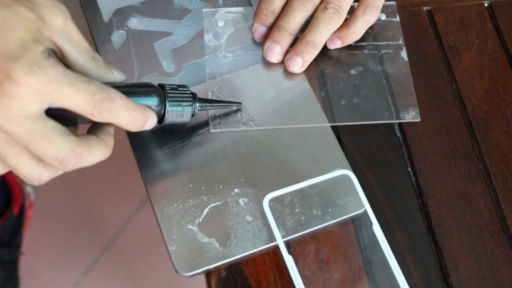 Чем приклеить стекло к металлу: какой клей лучше выбрать, виды, свойства, инструкция по применению