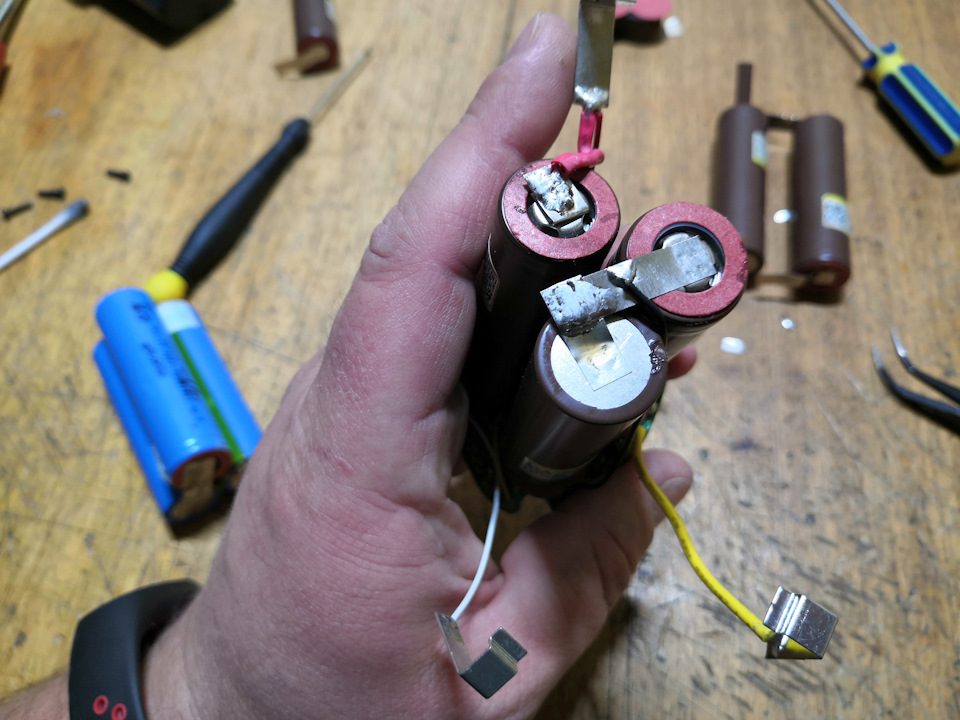 Как правильно осуществлять ремонт аккумуляторов для шуруповерта?